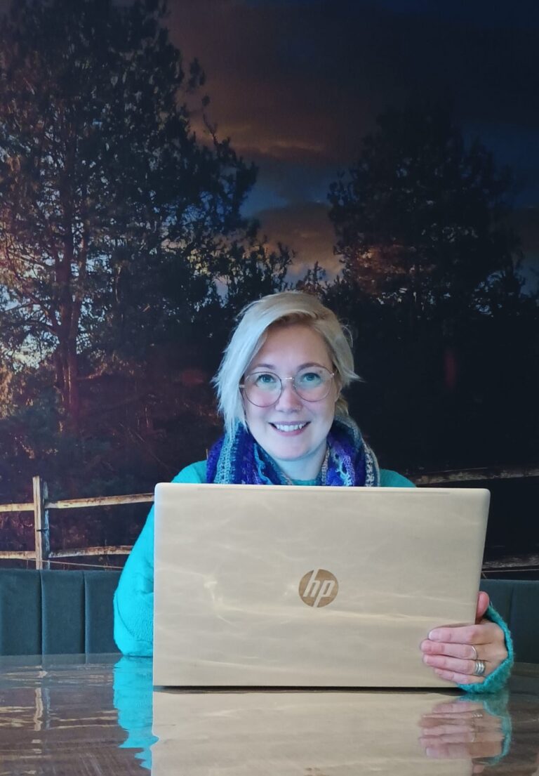 vrouw met laptop